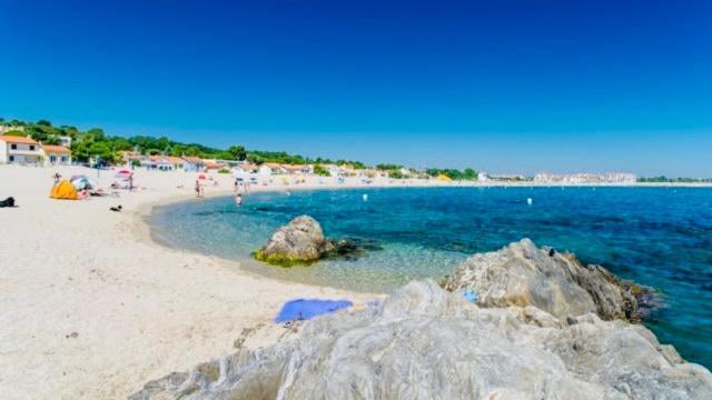 Les Pieds Dans Le Sable Apartment Argeles-sur-Mer Exterior photo
